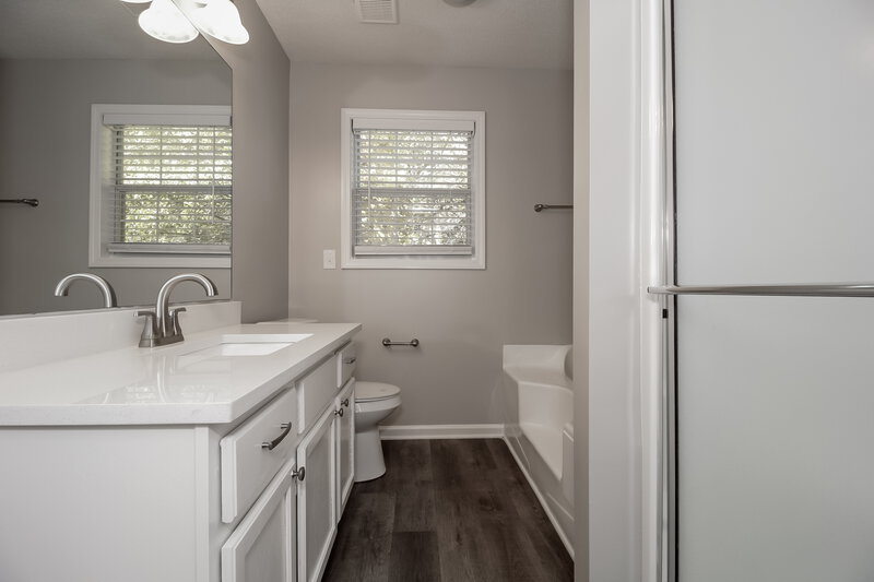 1,805/Mo, 434 Ivy Crest Dr Dallas, GA 30157 Main Bathroom View