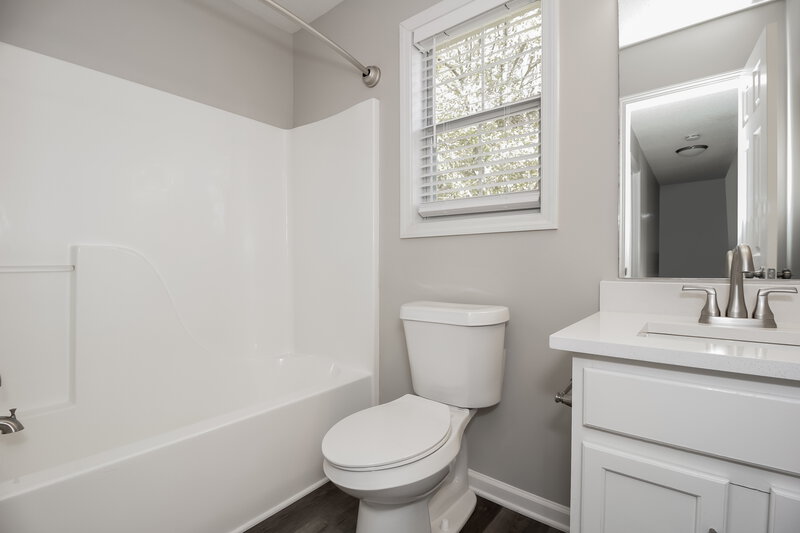 1,805/Mo, 434 Ivy Crest Dr Dallas, GA 30157 Bathroom View