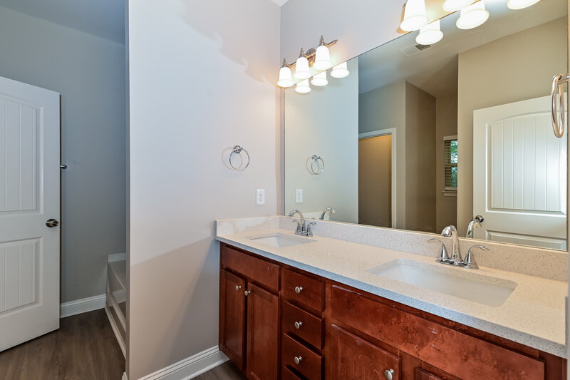 2,070/Mo, 5084 Summerview Ln Morrow, GA 30260 Main Bathroom View