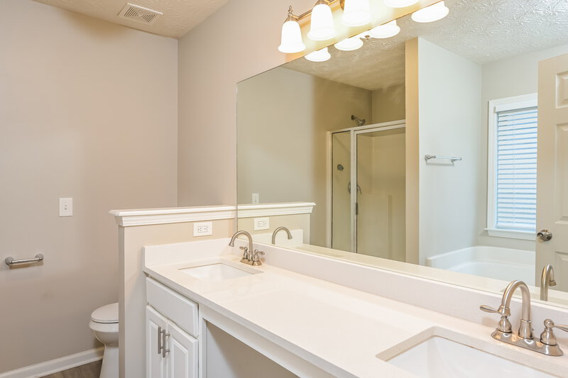 1,995/Mo, 3116 Baywood Ct Conyers, GA 30013 Main Bathroom View