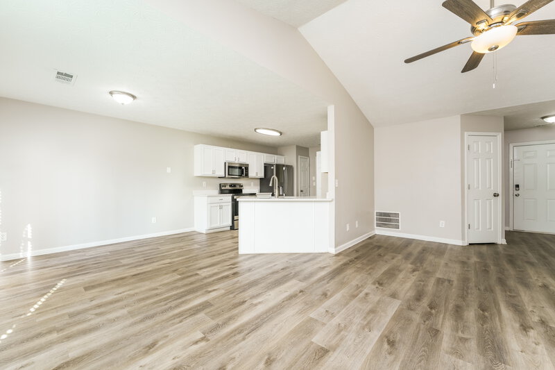 1,900/Mo, 731 Sugar Oak Ln Lawrenceville, GA 30043 Living Room View 2