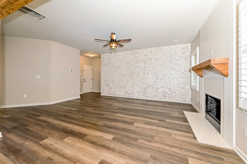 2,750/Mo, 272 Villa Grande Dr Locust Grove, GA 30248 Living Room View 2