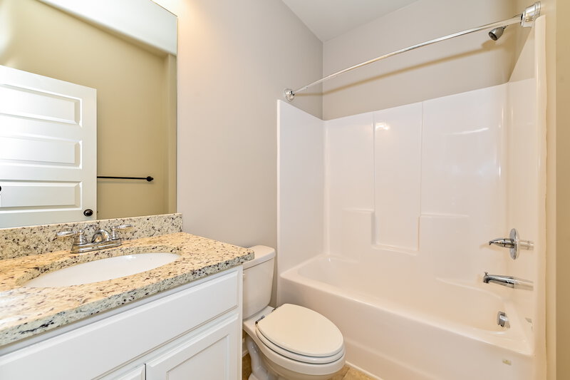 2,750/Mo, 272 Villa Grande Dr Locust Grove, GA 30248 Bathroom View 2