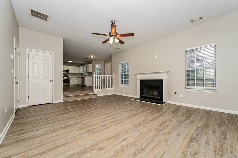 2,170/Mo, 290 Spring Lake Ter Covington, GA 30016 Family Room View