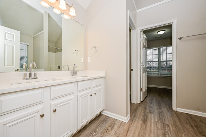 2,170/Mo, 290 Spring Lake Ter Covington, GA 30016 Main Bathroom View