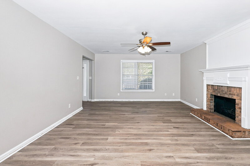 2,415/Mo, 220 Hunters Chase McDonough, GA 30253 Living Room View