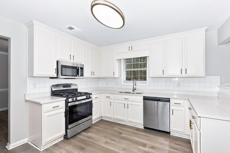 2,415/Mo, 220 Hunters Chase McDonough, GA 30253 Kitchen View