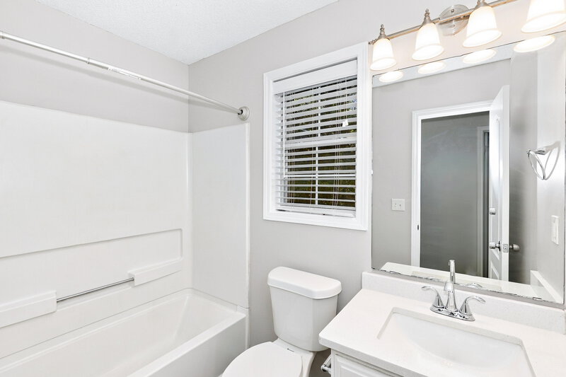 2,415/Mo, 220 Hunters Chase McDonough, GA 30253 Bathroom View 2