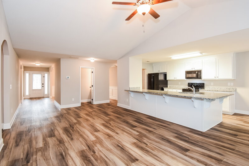 2,125/Mo, 222 Heartland Cir Winder, GA 30680 Living Room View