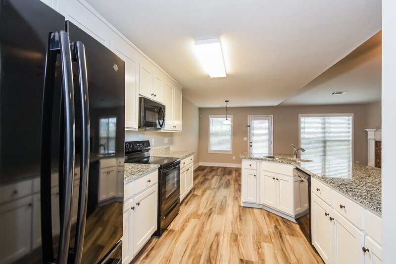 2,125/Mo, 222 Heartland Cir Winder, GA 30680 Kitchen View