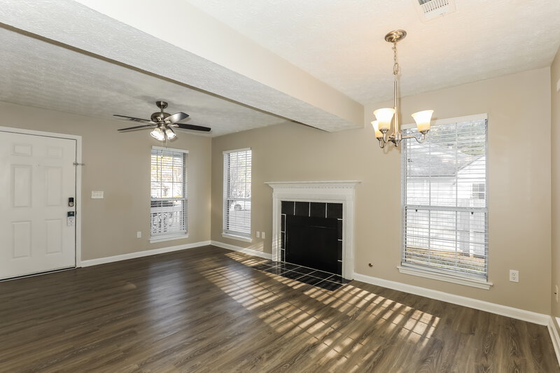 1,850/Mo, 7196 Williamsburg Dr Riverdale, GA 30274 Living Room View