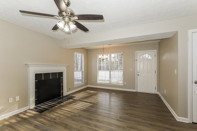 1,850/Mo, 7196 Williamsburg Dr Riverdale, GA 30274 Living Room View 2