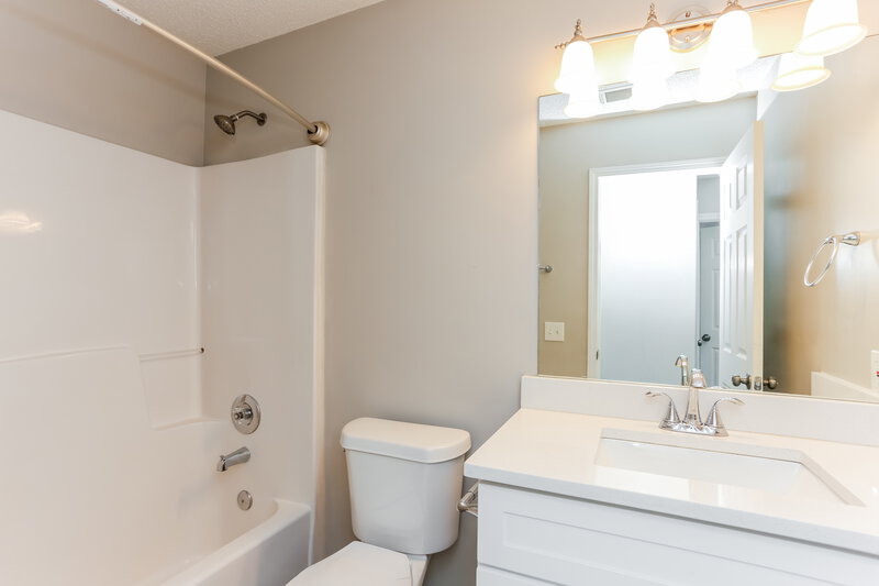 2,025/Mo, 259 Natchez Cir Winder, GA 30680 Bathroom View