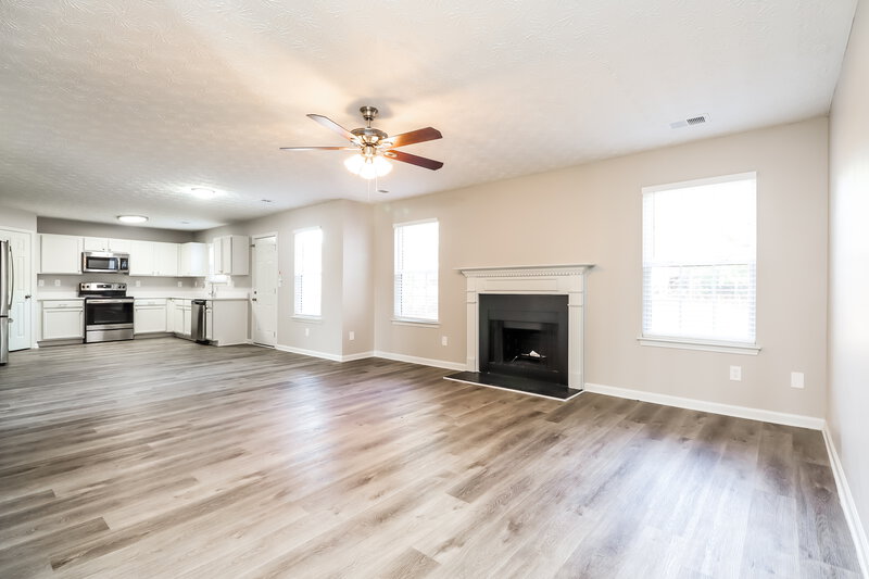 2,185/Mo, 255 Millstone Drive Hampton, GA 30228 Living Room View 2