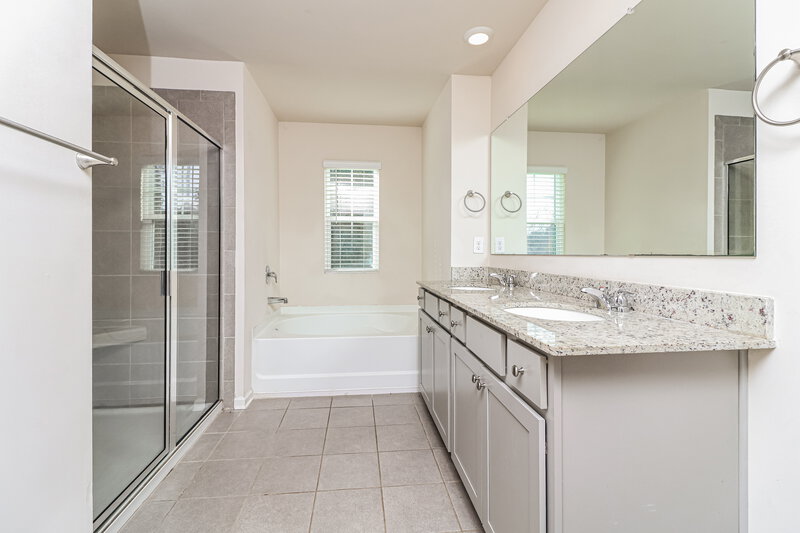 2,790/Mo, 101 Shadow Glen Dr Fairburn, GA 30213 Main Bathroom View