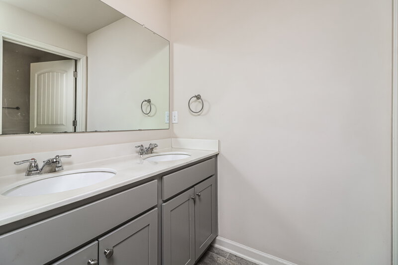 2,790/Mo, 101 Shadow Glen Dr Fairburn, GA 30213 Bathroom View 2