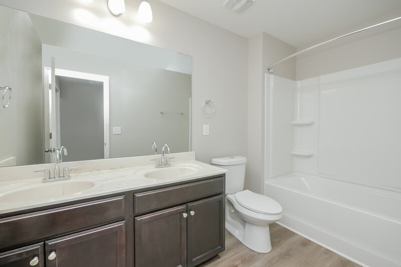 2,075/Mo, 2913 Warwick Ct McDonough, GA 30253 Bathroom View