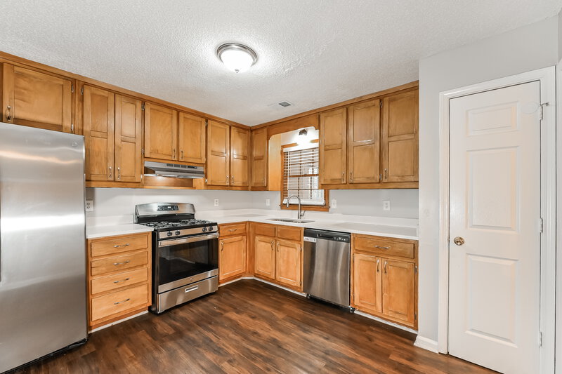 2,335/Mo, 2035 Castle Royale Dr Lawrenceville, GA 30043 Kitchen View 2