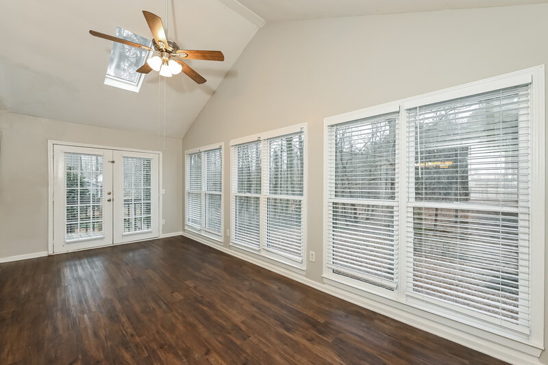 2,335/Mo, 2035 Castle Royale Dr Lawrenceville, GA 30043 Sun Room View