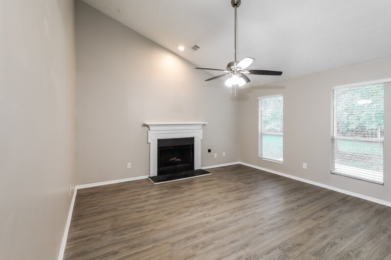 1,905/Mo, 555 Thomas Downs Way Jonesboro, GA 30238 Living Room View 2