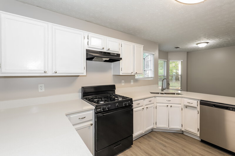1,905/Mo, 555 Thomas Downs Way Jonesboro, GA 30238 Kitchen View 2