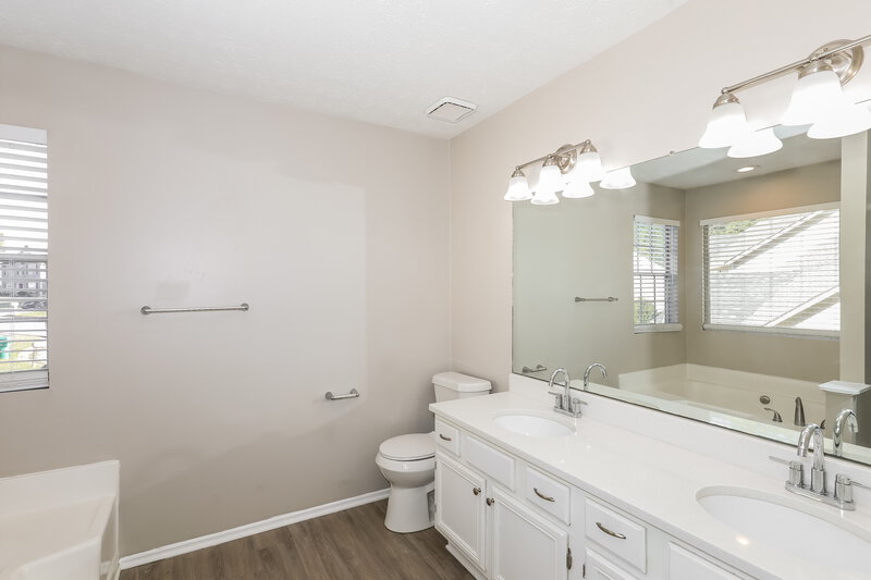 1,905/Mo, 555 Thomas Downs Way Jonesboro, GA 30238 Main Bathroom View