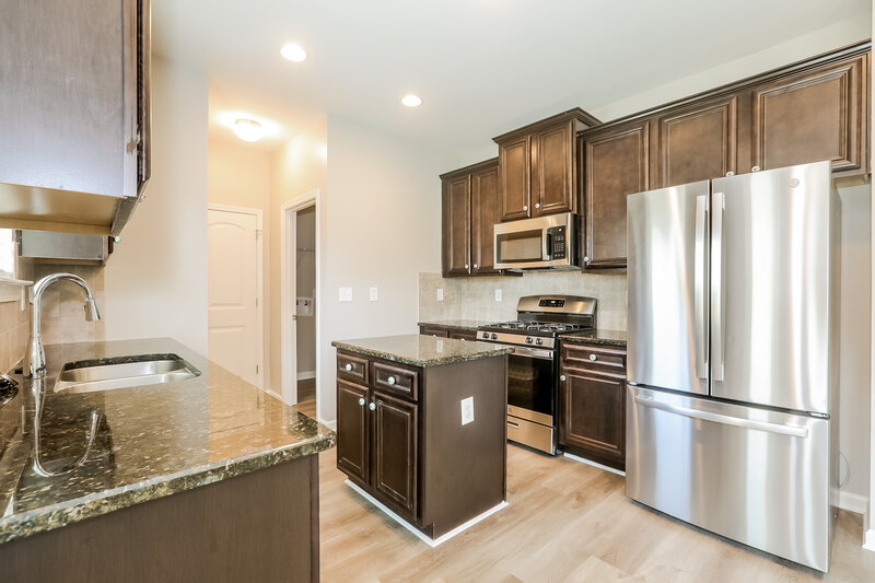 2,360/Mo, 2380 Braelin Loop McDonough, GA 30253 Kitchen View