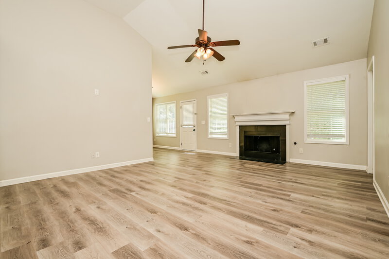 1,860/Mo, 6697 Biscayne Blvd Rex, GA 30273 Living Room View 2