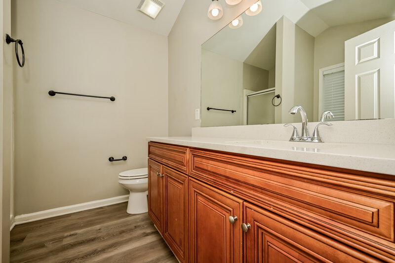 1,860/Mo, 6697 Biscayne Blvd Rex, GA 30273 Main Bathroom View