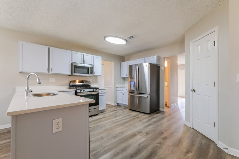 2,310/Mo, 3715 Summit Trce Decatur, GA 30034 Kitchen View