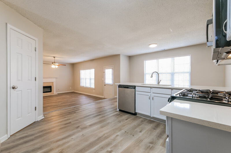 2,310/Mo, 3715 Summit Trce Decatur, GA 30034 Kitchen View 3