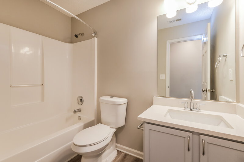 2,310/Mo, 3715 Summit Trce Decatur, GA 30034 Bathroom View