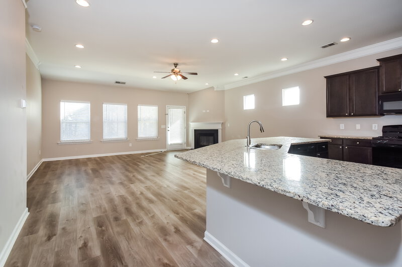 2,060/Mo, 366 Boulder Run Hiram, GA 30141 Kitchen View