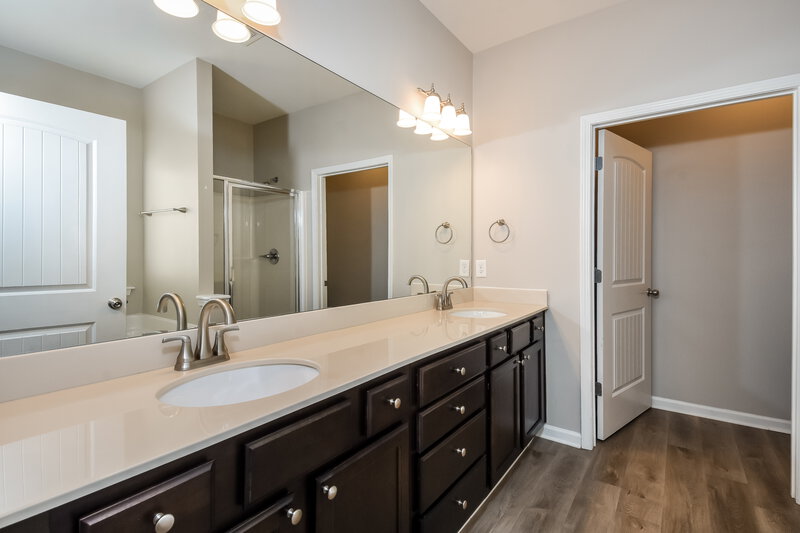 2,060/Mo, 366 Boulder Run Hiram, GA 30141 Main Bathroom View