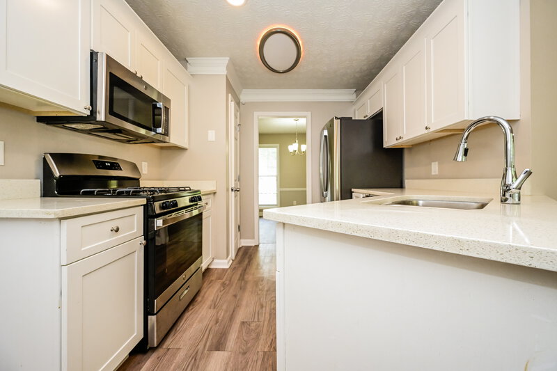 2,525/Mo, 436 Cannonball Court Stockbridge, GA 30281 Kitchen View 2