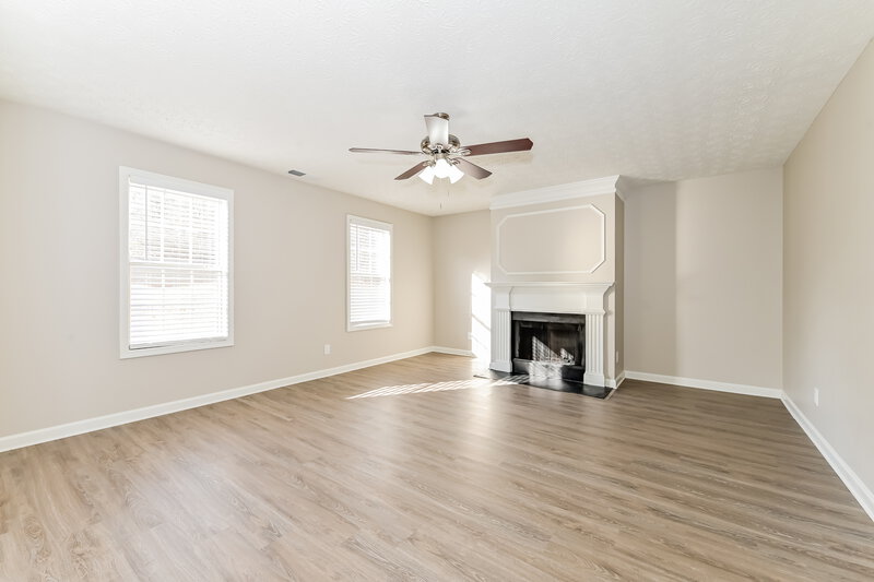 2,340/Mo, 3087 Red Oak Trl Decatur, GA 30034 Living Room View
