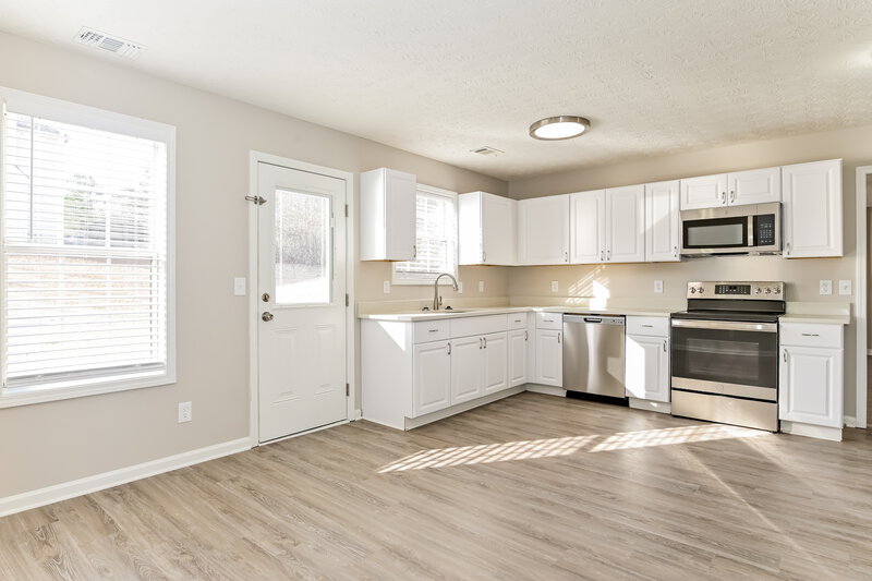 2,340/Mo, 3087 Red Oak Trl Decatur, GA 30034 Kitchen View