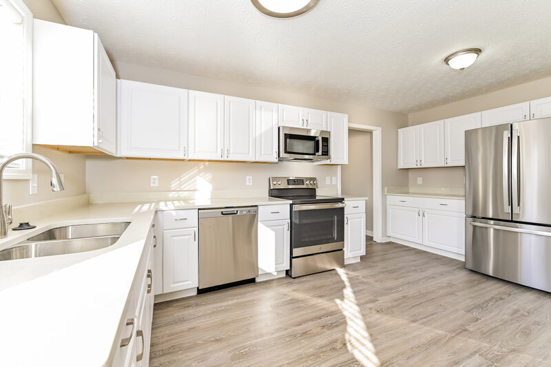 2,340/Mo, 3087 Red Oak Trl Decatur, GA 30034 Kitchen View 2