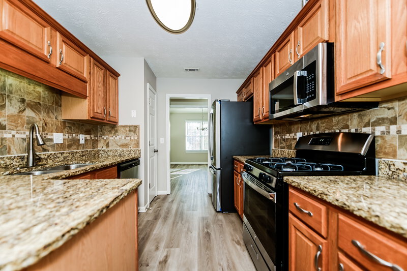 2,535/Mo, 11712 Spring Lake Way Fayetteville, GA 30215 Kitchen View 2