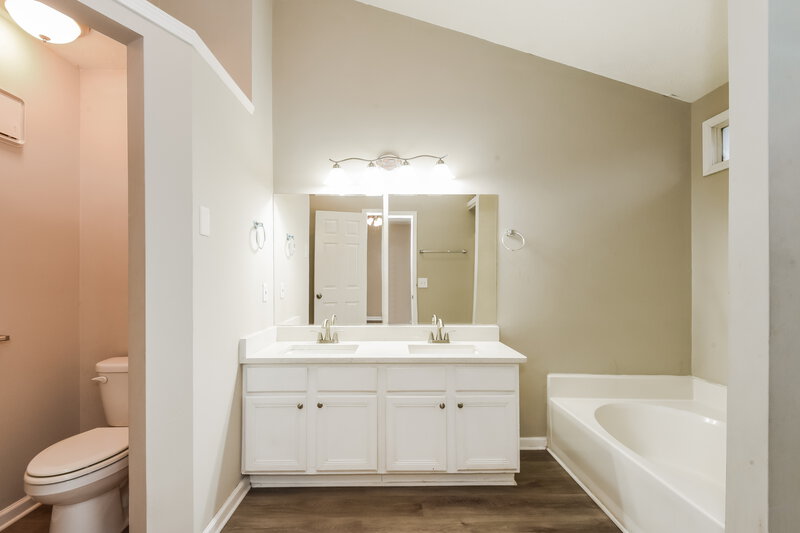2,295/Mo, 235 Promenade Way SW Atlanta, GA 30331 Main Bathroom View