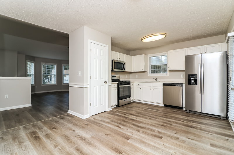 2,080/Mo, 204 Remington Place Dr Dallas, GA 30157 Kitchen View 2