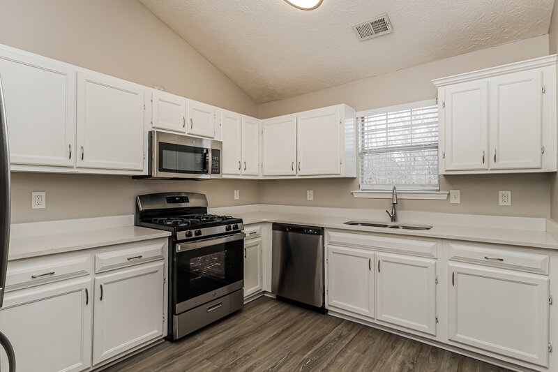 2,285/Mo, 378 SUMMER HILL Circle Stockbridge, GA 30281 Kitchen View