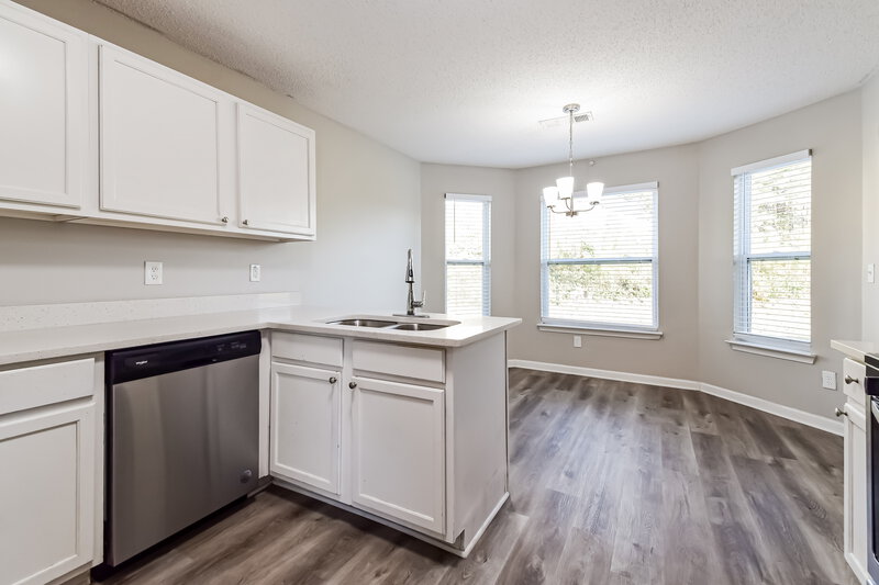 2,080/Mo, 816 Oakview Trce Atlanta, GA 30349 Kitchen View 2
