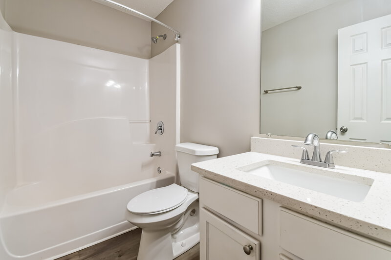 2,080/Mo, 816 Oakview Trce Atlanta, GA 30349 Bathroom View