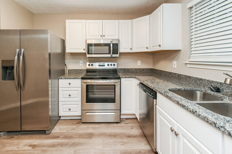 2,035/Mo, 180 S Barbara Ln Austell, GA 30168 Kitchen View 2