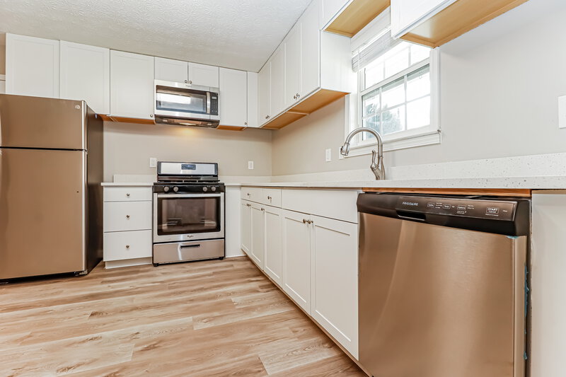 1,660/Mo, 1037 Greendale Ln Jonesboro, GA 30238 Kitchen View