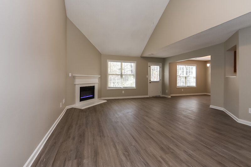 2,840/Mo, 4495 Chestnut Lake Ave Lithonia, GA 30038 Living Room View