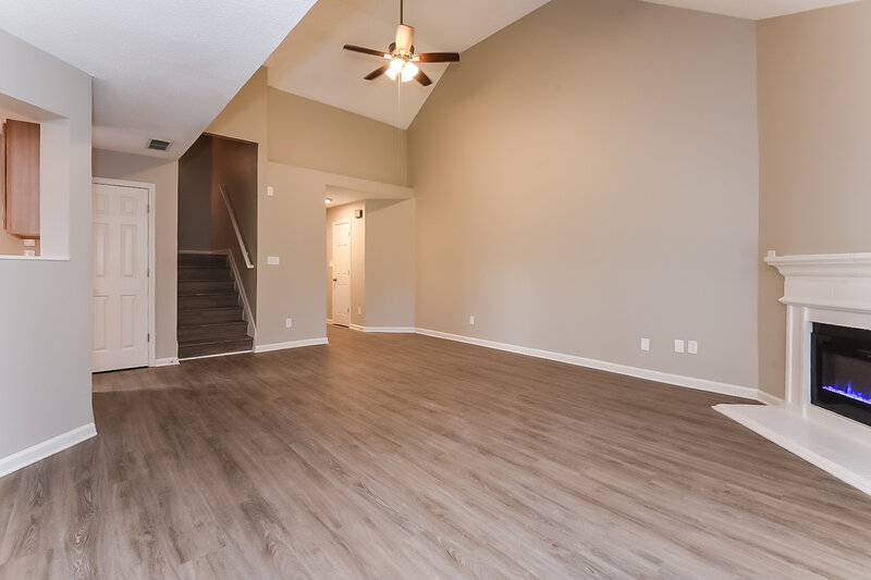 2,840/Mo, 4495 Chestnut Lake Ave Lithonia, GA 30038 Living Room View 3