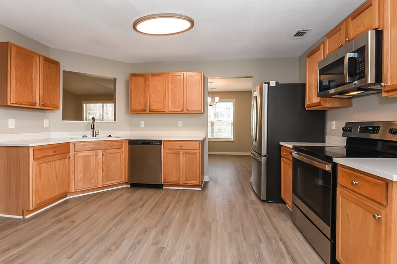 2,840/Mo, 4495 Chestnut Lake Ave Lithonia, GA 30038 Kitchen View