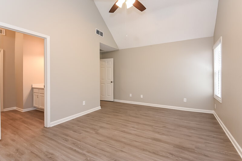 2,840/Mo, 4495 Chestnut Lake Ave Lithonia, GA 30038 Main Bedroom View 2